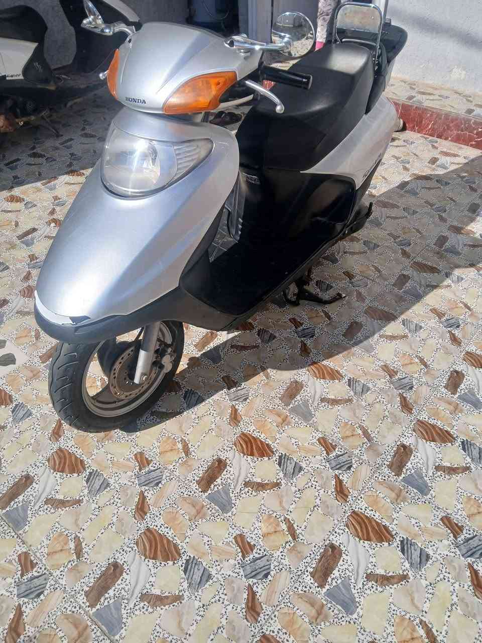 سبيسي ياباني كفرات اصلي مجفته كلشي شغال بيه داموك الشهداء السعر٦٠٠ ***********
