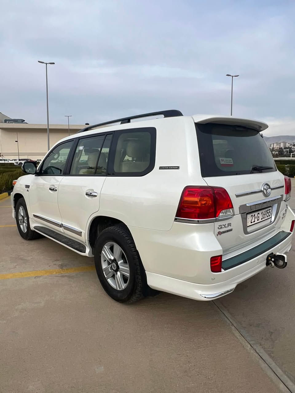 وه نه وشه ٢٠١٣ مانگي ٥ جيهان 
٨٩ هه زاري حه قيقي ڕۆشتوە 
بە شە رتی ١٠ فە حس برغوي بانه درابێت
سە یارەکە هی مالی خومانە سە نە وی ڕەقە م تازە یە
تا٢٠٣٠ بە ناوی خۆمانە وە یە
شه غال تايه ي لۆک لۆک سپێر دانە گیراوە 
قه تره بۆیاخی نیە 
*********** سلیمانی السليمانية, العراق
