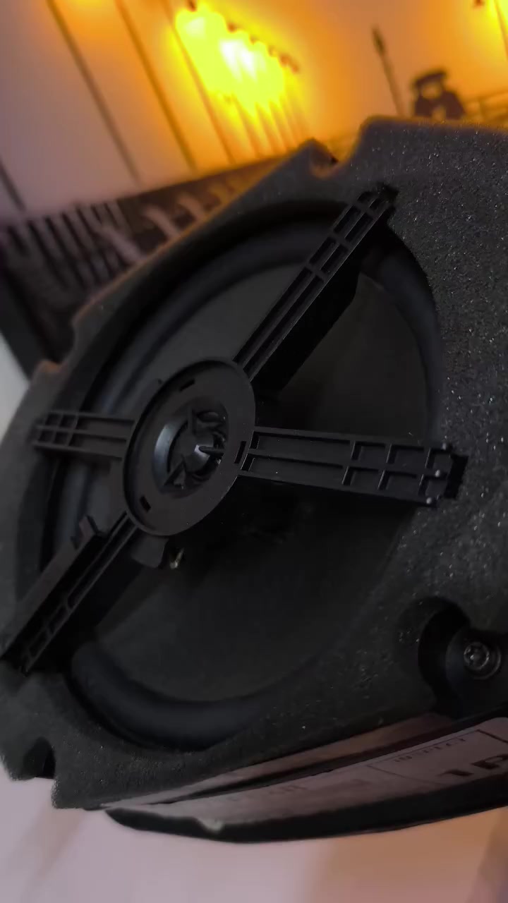 سماعات سيارة بيضوي بالة بلادي صوت والنظافة موظحة . سعر 25  متوفر توصيل
ملاحظة القياس موضح بالصور .


**إذا كنت صاحب هذا الإعلان وتريد حذفه لأي سبب، رجاءا أرسل رسالة إلى الدعم الفني**