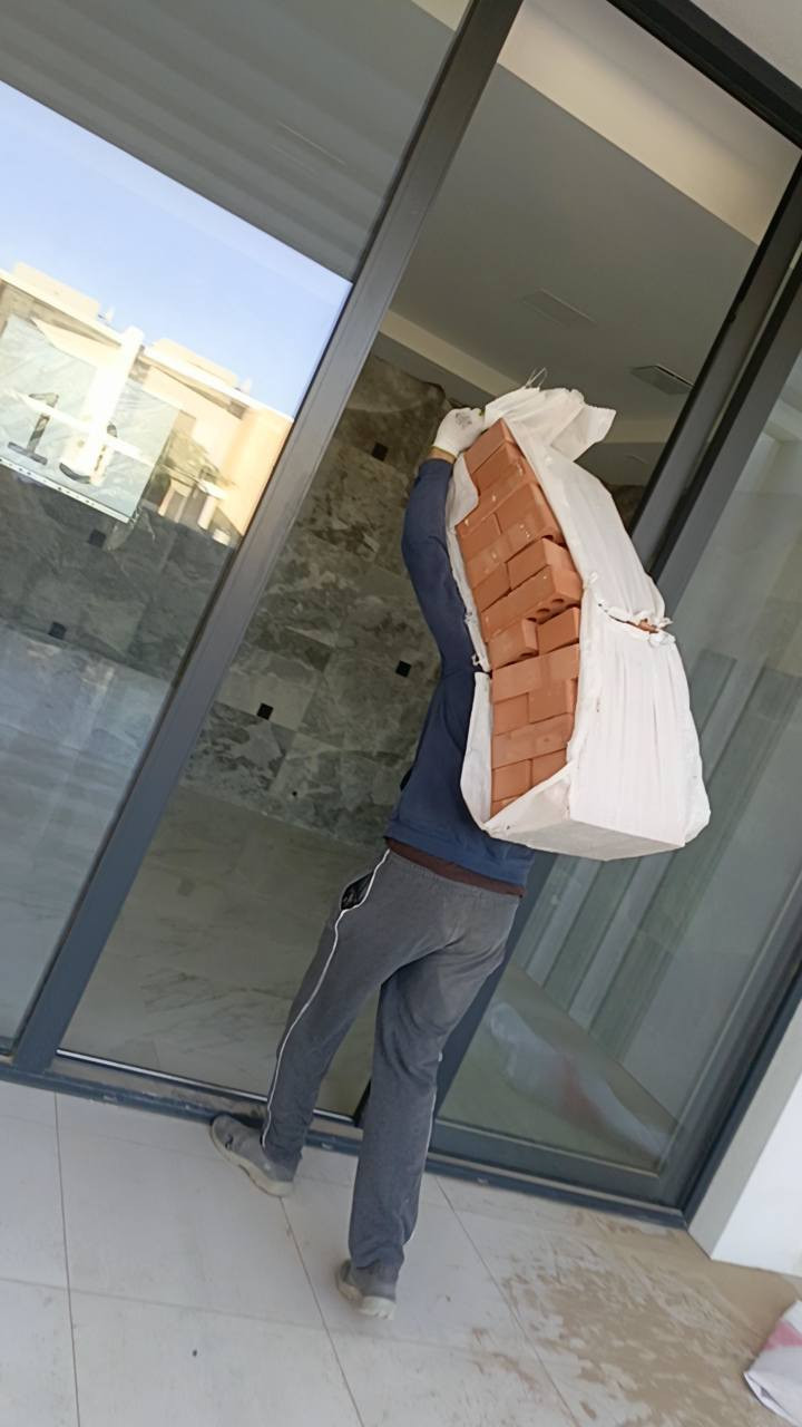 سلام عليكم كادر عمل تصعيد كافة مواد البناء على ظهر متواجد بغداد متفرق حالياً اتصل وبخدمتك ***********
