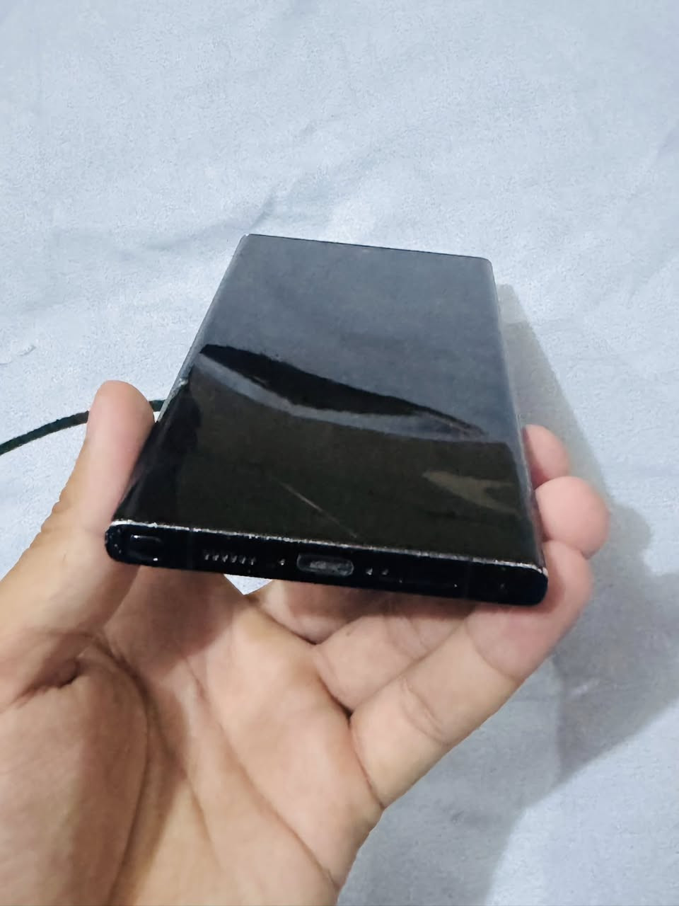 اس ٢٣ الترا مع ملحقاته للبيع  ذاكره ٢٥٦ بي فطر  بالشاشه بدون تأثير كما موضح بالصور السعر ٦٠٠ الف بي مجال بسيط. ***********
