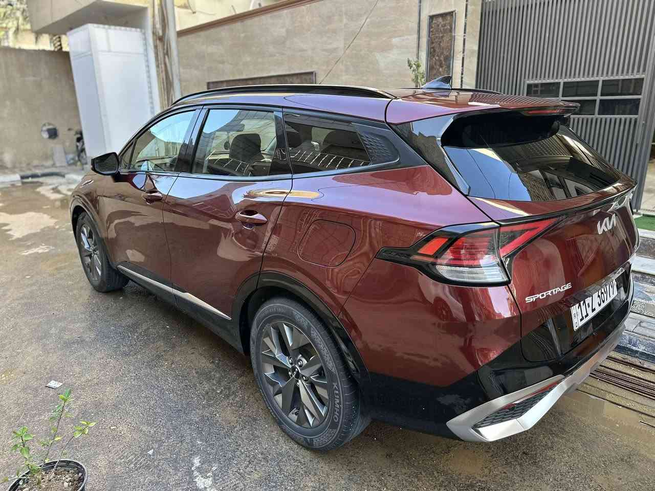 سلام عليكم سبورتج ٢٠٢٣
سياره sx برستيج فول مواصفات
جلد ،بونورما ، رادار امامي ، نقطه عمياء
كامرات ٣٦٠ درجه ، شاشه داتو شو 
شحن لاسلكي ،كشنات تدفئا ، جنطه كهربائيه 
سستم صوت هارلم ، وبعد بيها هواي مواصفات
بيها قطعتين صبغ ضربتها سطحيه بدون ايرباك فقط الي بالصوره ماشيه ٥٣ الف ميل  وسعرها ٢١٠ وبيها مجال وهذا رقمي ***********
