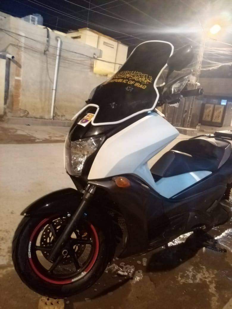 السلام عليكم
دراجه فاز. رمبه. صارلها. 25 يوم. 

S7

بيها 3 انضمه قياده. 

رقم بغداد 

الشراي يخابرني. ***********
