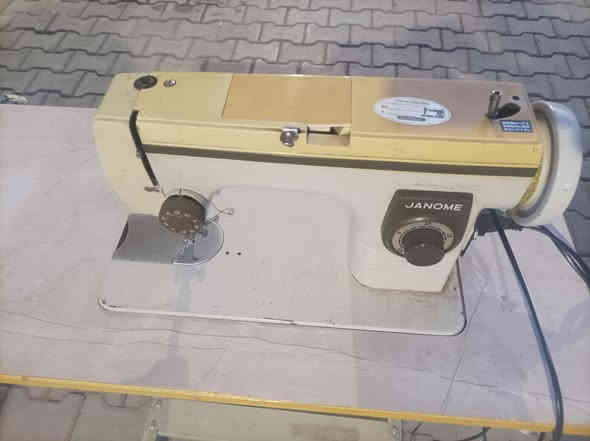 مكينه جنومي باله نضافه 90%
سعره 175 الف 
***********
يوجد توصيل جميع محافظات العراق
