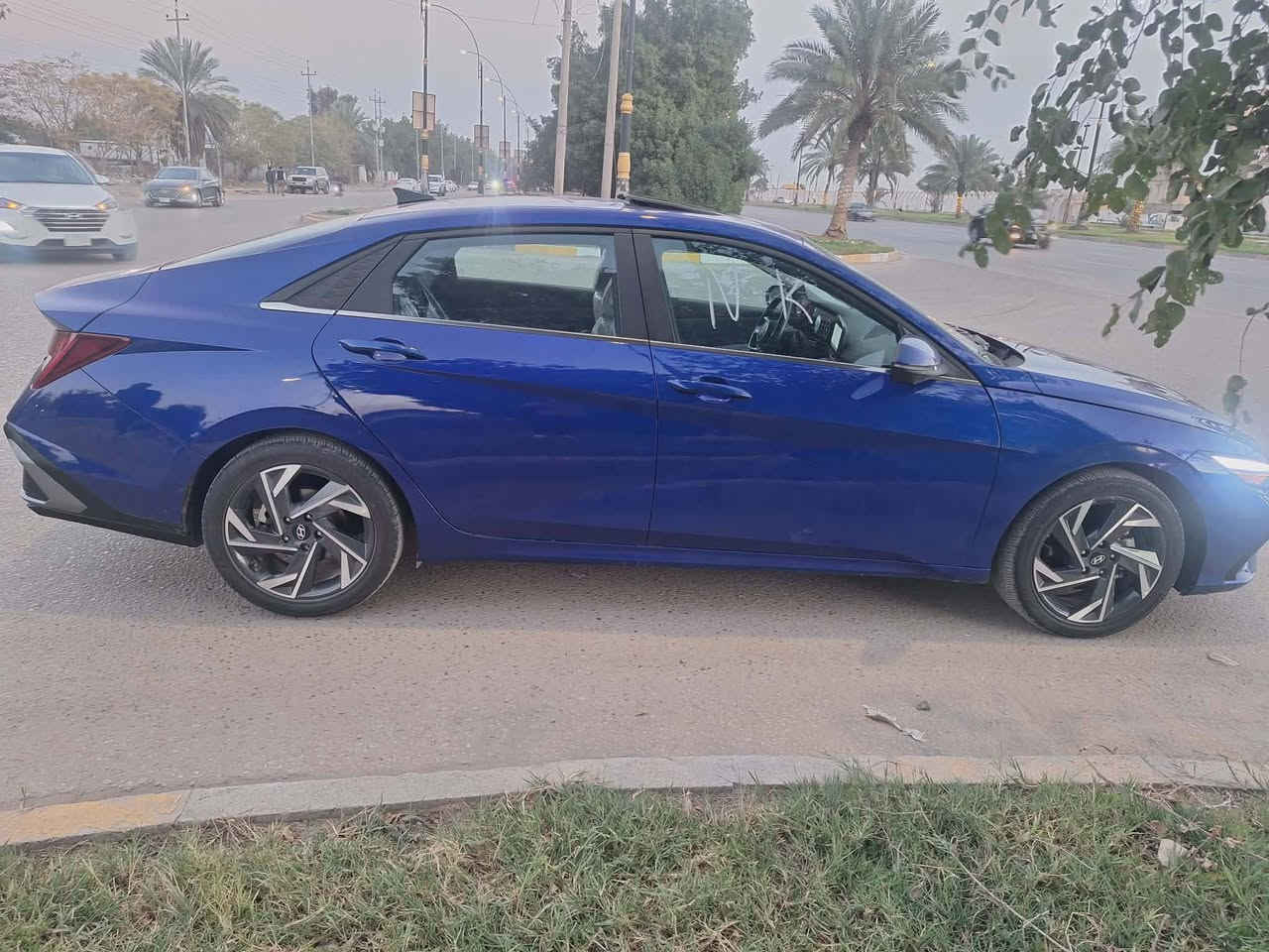 السلام عليكم
للبيع 
هونداي النترا مواصفات 1/1   موديل 2024 ماشيه 31 km
حادثها جاملغ وبنيد 
وبيها كلير فقط من امريكا جاملغ وباب خلفي والسونار موجود
 سياره كلشي مناقصه جدا نظيفه 

-كير محرك بلاديات كفاله

-حجم 2000 دوش  
لمتدد فول مواصفات
-فتحة سقف سلايد روف

-شاشة متصله 4 كامرات 

- اشاير بالمري 

-كشنات جلد  وكهرباء داخل لونين بيجي واسود
السعر 130 
العنوان : كربلاء المقدسة 

 الرقم :- ***********
