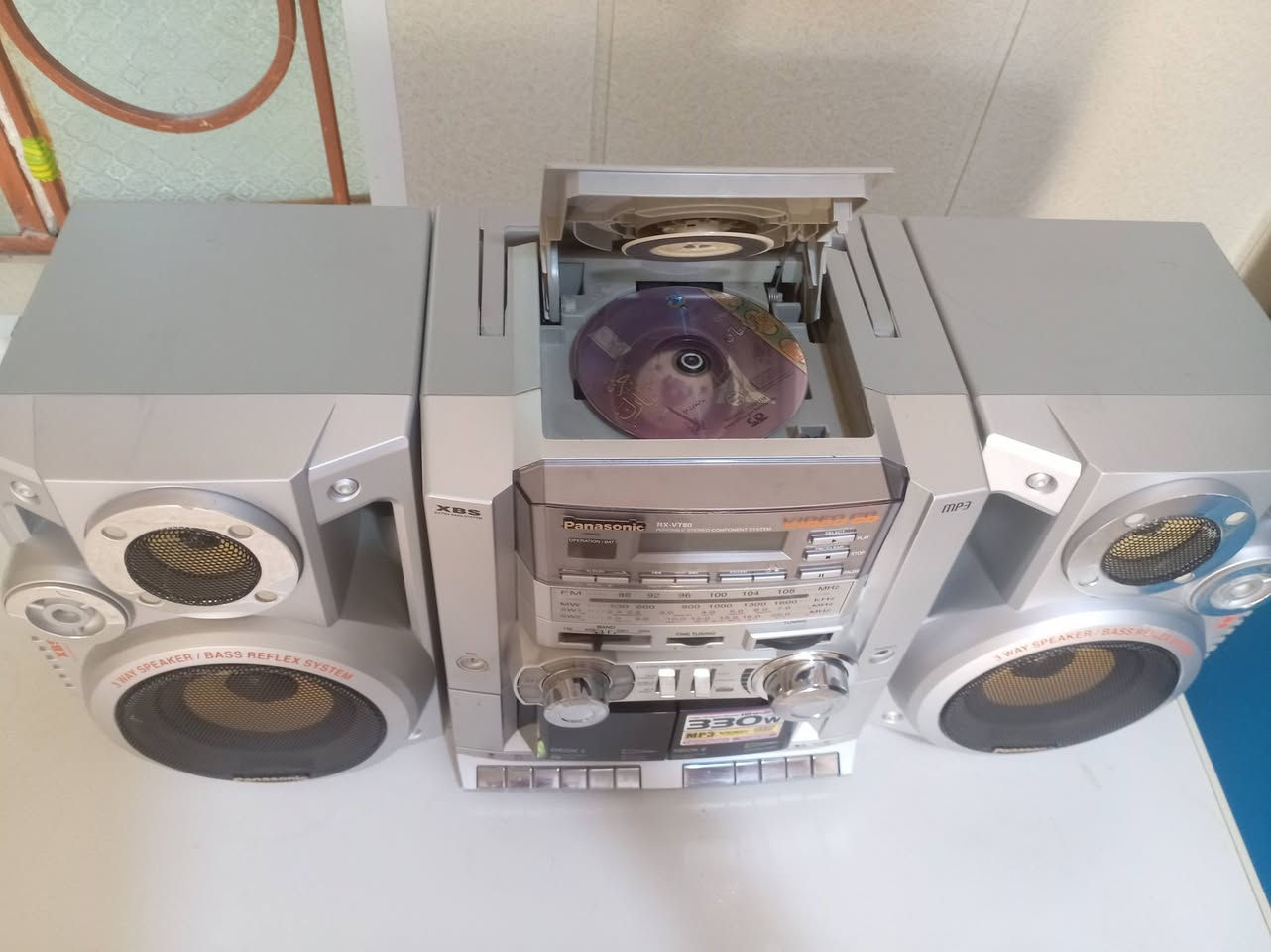 راديو ومسجل وسيدي MP3 صوت وكذلك يعرض على التلفزيون ماركة بانوسونيك العالمية
الجهاز نظيف جداً جداً وعلى بلاده بدون أي نقص أو خلل أو تصليح نهائياً

الراديو أربع موجات
FM.. MW.. SW1.. SW2

المسجل شغال مع التقديم والترجيع

السيدي شغال وكذلك يعرض على التلفزيون

صوت عالي جداً مع خاصية التضخيم والتنغيم

السعر 85 ألف
يوجد توصيل


**إذا كنت صاحب هذا الإعلان وتريد حذفه لأي سبب، رجاءا أرسل رسالة إلى الدعم الفني**