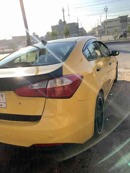 السلام عليكم فورتي 15 وارد امريكي مكينه 1800 دوش صدرها و تايراتها نص عمر حادثها مثل ماموضح بسونار سياره بيها 
مشكله بلكير بيها عته بين 40و60 خفيفه مكان سياره بغداد حي النصر رقم الموبايل *********** مامتواجد على فيس خابر وتدلل معروضه 107 وبيها مجال
