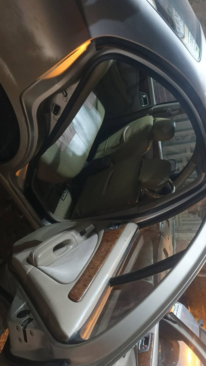 نيسان سني  للبيع موديل 2006 باسمي رقم الجديد الانكليزي سنويه وهزه جديده  مصبوغه عام اثر جرد مكاني كوت الاتصال ***********
