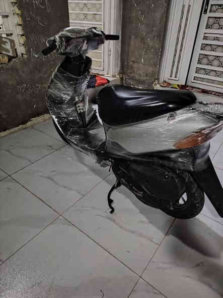 دراجه البيع مستخدمه قليل صارله شهر من طالعه من لوكيل  مكفوله ناعمه كهربايات كله شغاله سلف هندر كامله  مكان المجر الكبير ستفسار تصل علا رقم 📱 ***********. ***********
