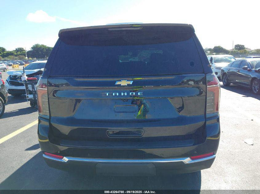 السلام عليكم
LS 2025 تاهو

‎كامرات 360 درجه
شاشة جبيرة
LED لايت
رادار امامي خلفي
كراسي كهرباء
ثلاجة
ومعروفه لمواصفات لباقيه  
 ‏أبيع بدون تصليح 
موقع منطقة  الحرة 
السعر : 445 ورقه وبيها مجال 
***********
