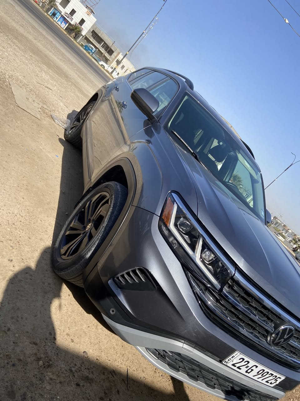 بسم الله الرحمن الرحيم 
فولكس واجن اطلس 
وارد امريكي 
موديل ٢٠٢٣
السياره معروفه مواصفاتها SE 
محرك V6
فول ماعدة الفتحة 
سيارة بدون صبغ فقط بارد ويدون اي دواخل وكلشي بسياره بشرط
للجناية رقم اربيل جديد دخول سياره جديد
ماشية فقط 54 الف استخدام جدا نظيف
داخل لون vip وقليل بالسوك من من عندة
مكان السيارة الانبار الرمادي
***********
