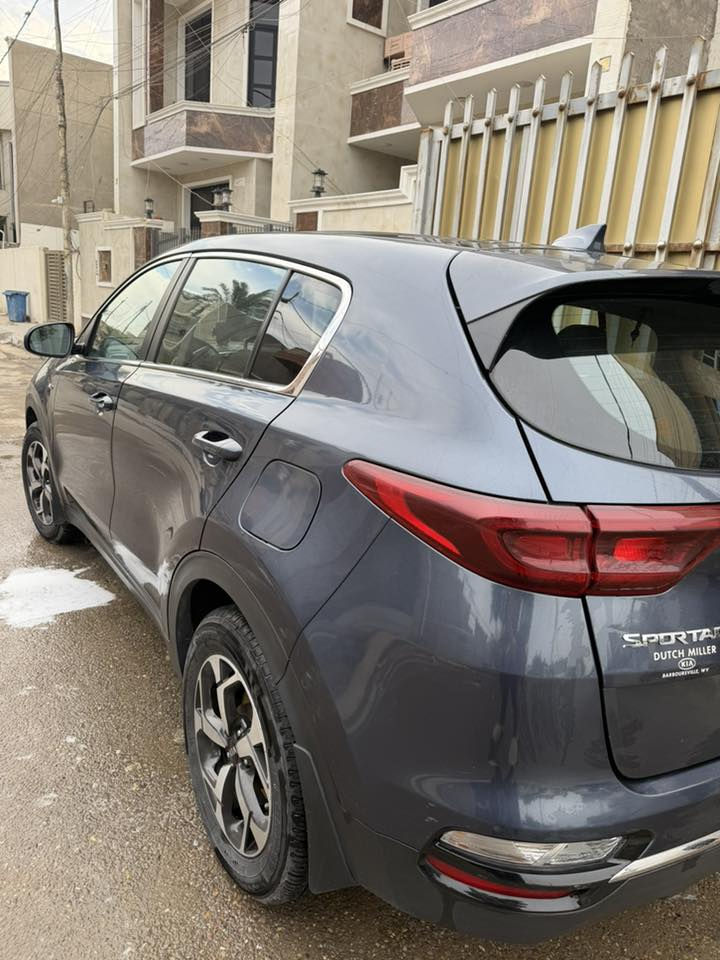 السلام عليكم
كيا سبورتج وارد امريكي موديل 2020 🇺🇸

السيارة جداً نظيفة كاملة مابيها اي نواقص ماشيه 51 كم تفحص كلشي سونار موجود كلين مكفولة من اي حادث او ضرر مثل ما موضح بالصور دفع رباعي AWD محرك Gdi 2400cc بحالة ممتازة لون نيلي مميز رقم بغداد 

السعر 175 ورقة وبيها مجال المكان بغداد الدورة 

للأستفسار ☎️ : ***********
