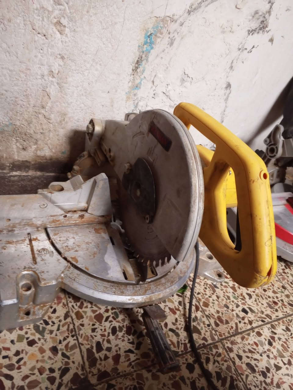 كتر منشار شغال عل فحص نقص ضاغطة مال فحمه موجوده صورتهه سعره ٥٠ قفل المكان جميلة 0773962331 الحجم الكبير


**إذا كنت صاحب هذا الإعلان وتريد حذفه لأي سبب، رجاءا أرسل رسالة إلى الدعم الفني**