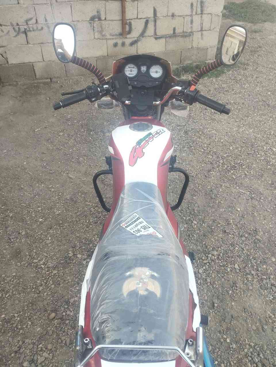 السلام عليكم دراجه سايم 2017 للبيع الدراجه نضافه فولل اوراق موجوده كهربائيات كله شغاله تنكر سلف وتطلع ه‍ه‍*********** سعره 850 وبي مجال لل شراي لا تتدخل وتكلي شبي مابي دراجه نضافه كشر ومحرك ترايك لل بصره مكانه جزيرت الخالديه ومراوس حسب القناعه
