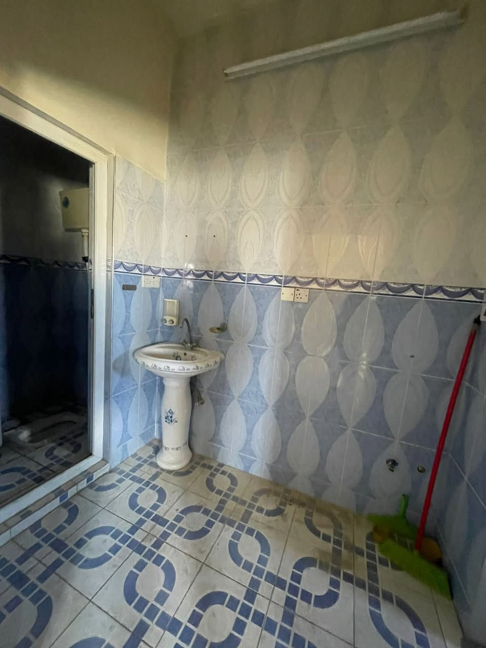 #شقة للإيجار طابق ثاني بناء حديث  موقع جدا مميز

#العنوان كركوك  - حي عدن - الضباط قرب ماركت فدك 

المساحة 125  مـتر  

غرفة نوم وحده  - استقبال  - مطبخ  - صحيات  - 

 للاستفسار الاتصال *********** رشوان المفرجي 
 ‭ ٠٧٧٣ ٤٥٩ ٢٧٦٩‬ ‬

 يتوفر واتساب - تلكرام  

او مراجعة مكتب [ البيرق للعقارات ]حي عدن سايدين مدينة العاب كركوك  قرب جامع تحسين صوراني مقابل ثانوية امداد للبنات
