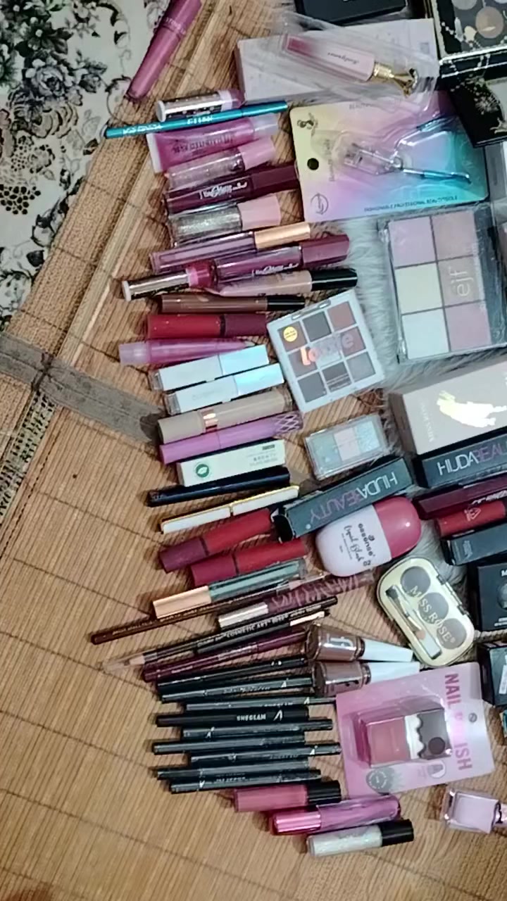 متوفر مكياج مثل لي بصورة ولفديو ماركات شكلام وهدى بيوتي وماك اي استفسار خاص توصيل مجاني


**إذا كنت صاحب هذا الإعلان وتريد حذفه لأي سبب، رجاءا أرسل رسالة إلى الدعم الفني**