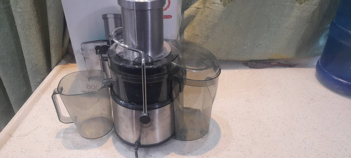 سلام عليكم
خلاط فواكة جوسونيك جيد مامستعمل ابد للبيع مع الكتلوك وكارت الضمان 
كربلاء - طوريج 
***********
