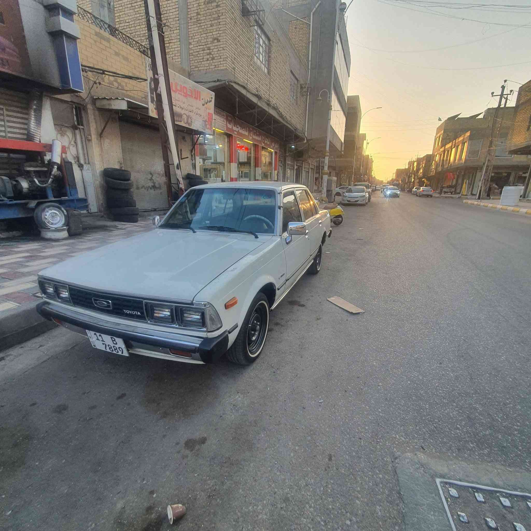 كرونه 80 كير عادي محور كورلا 5 كير بدون تبديل بدون صبغ بيها خياس كلش قليل جاهزه حداديه جديده اماميه خلفيه غرفتها جديده تخم تاير جديد تبريد جاهز رقم بغداد.الناصريه.*********** السعر 45
