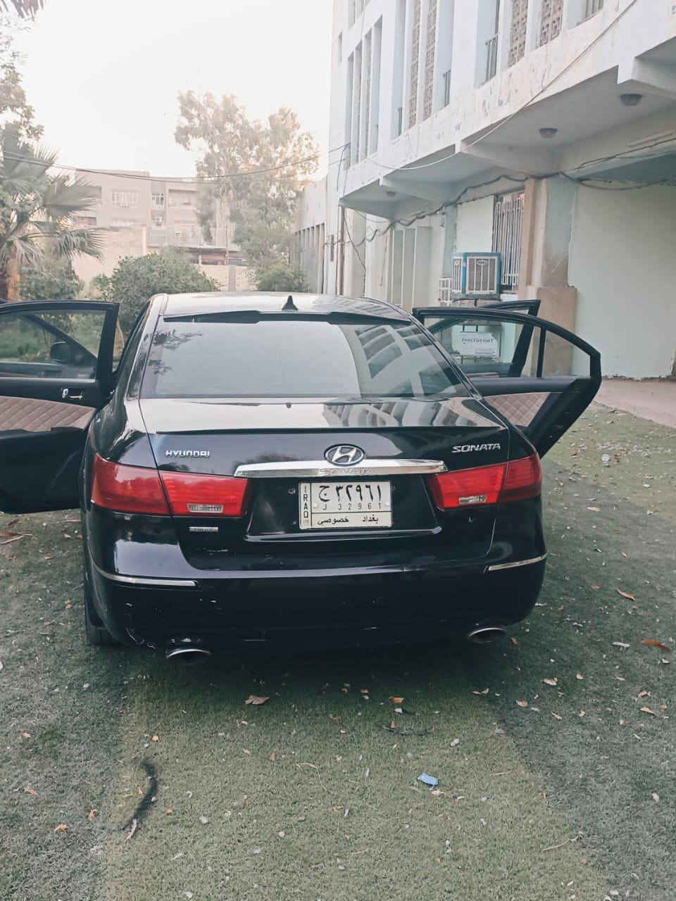 السلام عليكم
هونداي سوناتا موديل 2009 فول Limited 
لمتد /محرك ستة سلندر 3300
رقم بغداد مشروع وطني/
 حادث جاملغ امامي الباقي ليبل واحد 
حداديه صدر امامي خلفي جديد 
 فتحة سقف سلايد / 
غرفه نظيفه ومساطر صاج 
كشنات جلد / كرسي كهرباء 
تبريد بيانو منظومه جديده ثلج 
هيتر تدفئة كشنات / سماعات انفنتي 
 بيها ملاحظات شخوط بسيطه 
/ تحكمات ستيرن السعر 95 بيها مجال بسيط 
العنوان بغداد/***********
