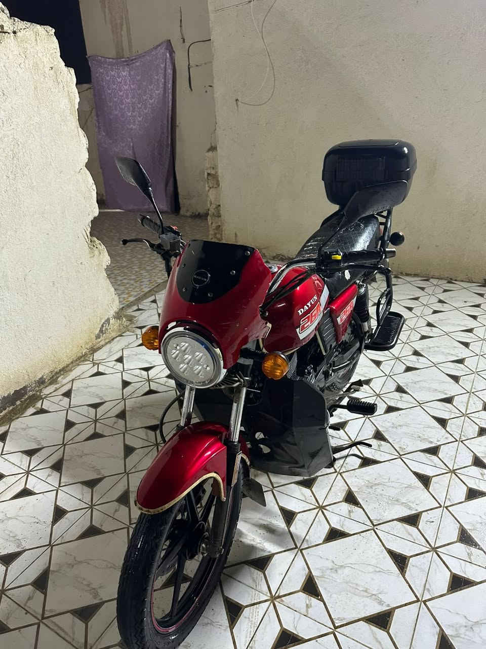 سلام عليكم دراجه دايوان للبيع موديل ٢٠٢٢السعر مليون و ٤٠٠ دراجه نضيفه شوفت عينك التواصل ***********محمد العبودي
