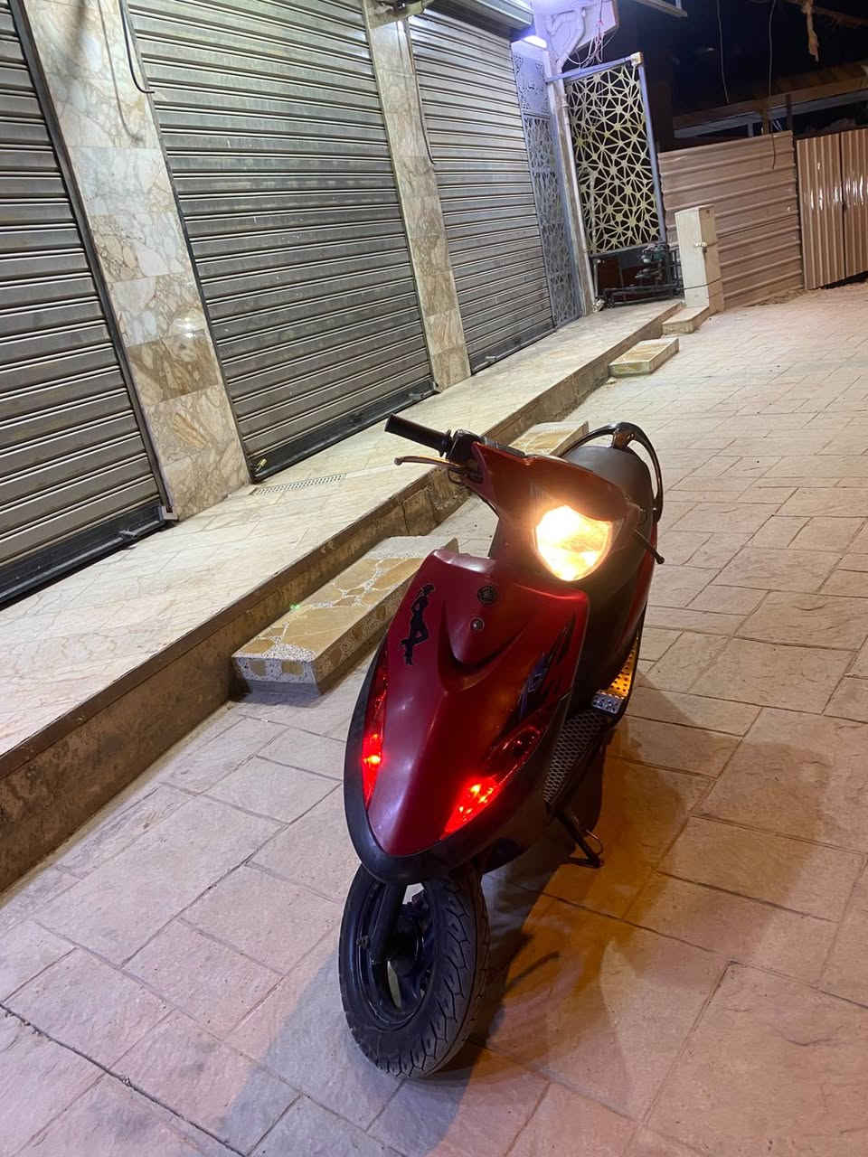 سلام عليكم دراجة ماكس عدله نكره سلف وهندر دراجة بوشه ٤٩ بلاديه سلف رياضي دراجة رايدها 650 وبيها مجال مكاني بغداد اي استفسار على هاذة رقم ***********
