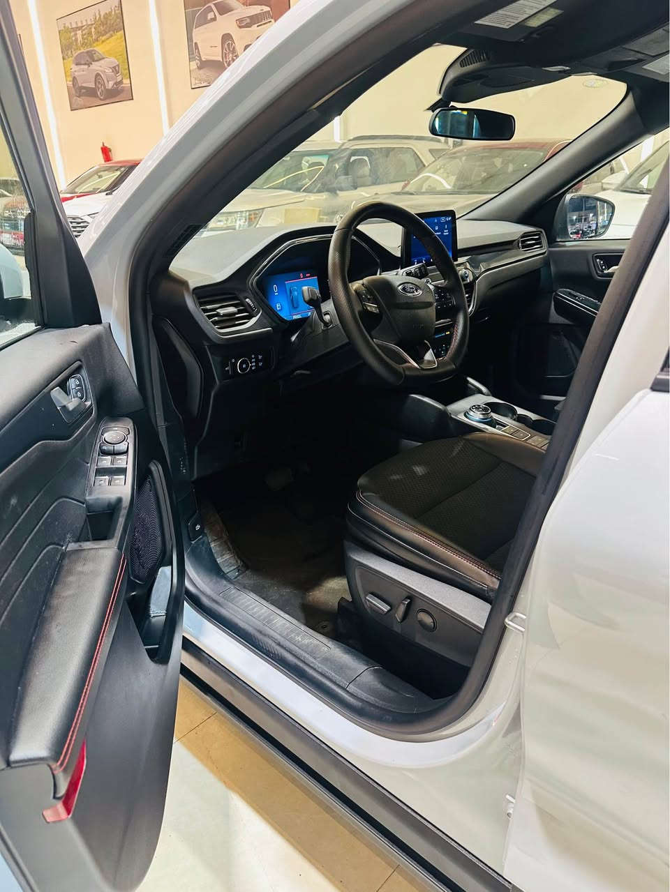 فۆرد ئیسکیب 4پستن 2025 ڕەنگ سمنتی نوێ مواصفات ST Line Select  بەسمە شەغاڵ برێک بەسمە ڕادار 360پلە کوشین کارەبا و هیتەر سوکان هیتەر تەبرید لەمس گێر ماوس شاشە گەورە گێچ دیجیتاڵ الیکترۆنی دبڵ اکسل 4x4 سندوق شفت ویل کرۆم یەدە بەسمە لایت لید زینون تەبرید مەرکەزی ئوتو هۆلد سوکان ڤۆلیوم سیارەکە 10هەزار رۆیشتیە (چاملغ سکن +دەرگا سبغ )پشت و پێش کەپس دعامی لۆ دعامی بەشە رت بێ ناوگرتن لایت بیلادی دعامی بیلادی سیارەکە تازە داخیل بوە کاتی نەشکایە گێر مکینە بەردی گزۆز ڕادارات هەموو بەشەرت سعری 155 کمیک مەجالی تێدایە٠                                                            رقم شانصی  1FMCU9NA3SUA58070
رقم تلفون ***********
*********** أربيل, العراق
