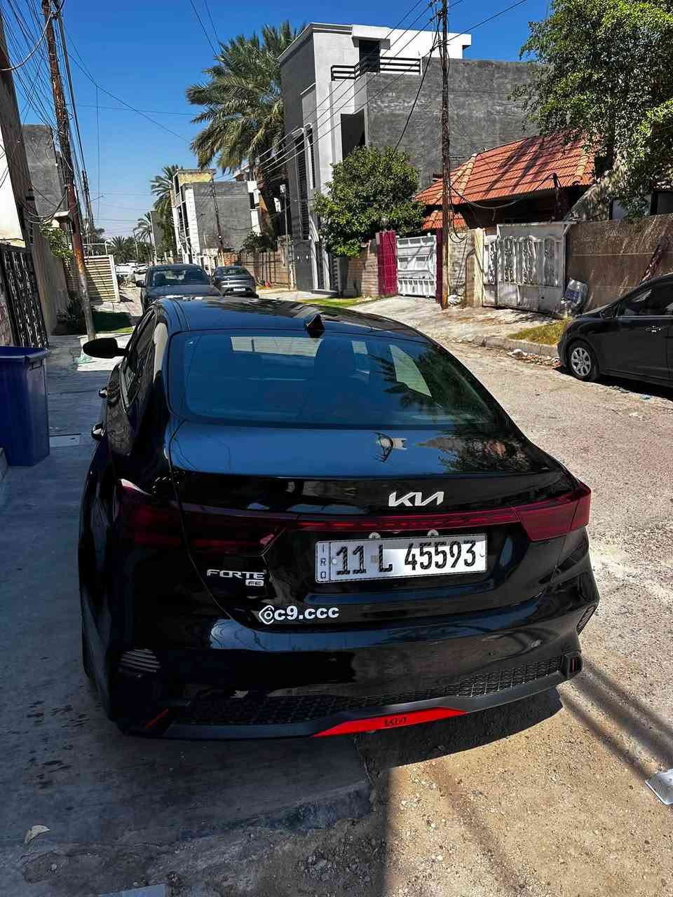 السلام عليكم فورتي 23 للبيع
نص مواصفات حادثه جاملغ خلفي فقط  بدون ايرباك بدون دواخل بچم كبس ولا گلوب سيرفس مشتغل صافيه 
السياره جاهزه ربع مصرف مابيها كير مكينه كفاله صدرها مكفول
ماشيه 50 الف كيلو مو مييل بدون ايرباك السياره جاهزه للاخير تبريد ثلج  
مكانها بغداد الغزاليه سعرها 132 وبيها مجال 
***********
