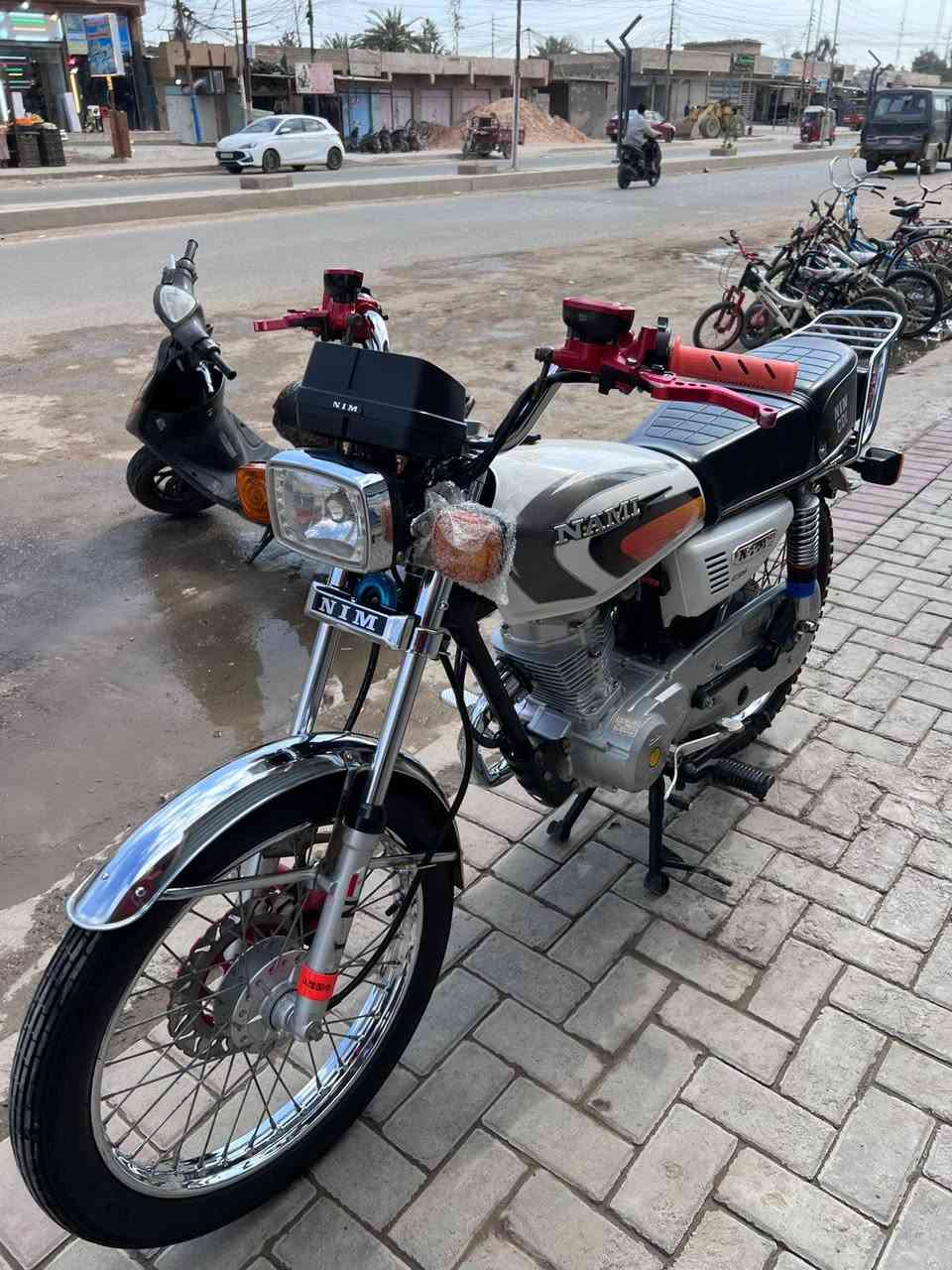 السلام وعليكم عندي دراجة يراني البيع 4كير نامة اوراق معرض دراجة موديل 2026 مكفوالة كفالة عامة شرط برغي ما مفتوح بيهة ماشية 4الف حقيقي يعني زيرو مكاني بغداد حي اور الاستفسار *********** السعر ب650 وبيهة مجال الطيبين
