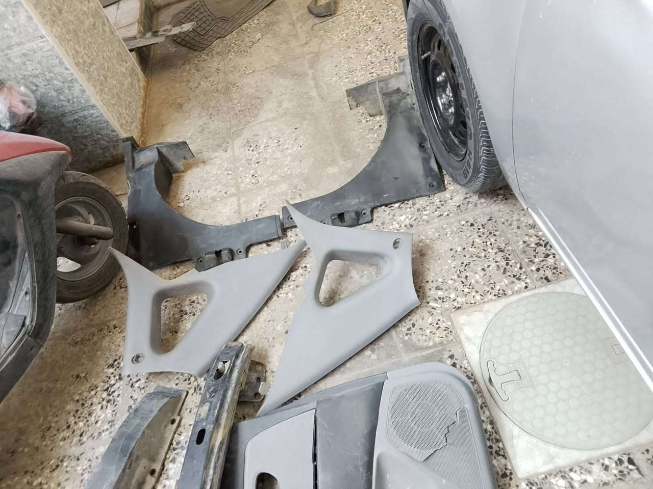 عندي هاي الاغراض مال النترا موديل 10 وارد امريكي للشراي يتصل وعندي كير ومكينه وظفيره للبيع ***********
