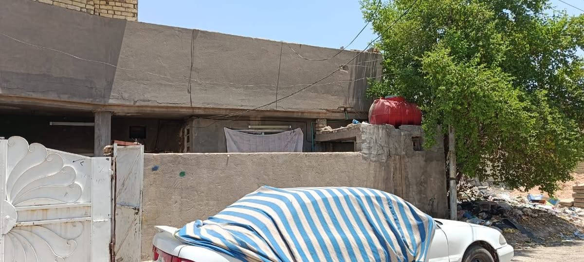السلام عليكم قرب البيع بحي شهداء قرب شارع العام مساحه 140 رقم ***********/***********
