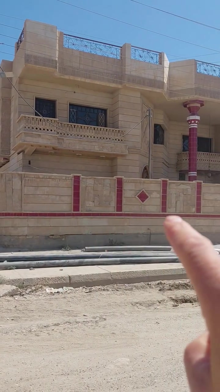 دار 🏠 للأجار
للأغراض التجاريه

حي ١٧ تموز قرب مدارس الوارث

يحتوي على خمس غرف نوم وصاله وكلدور ومطبخ ومجمع صحيات 

للاستفسار ***********سيد علي
