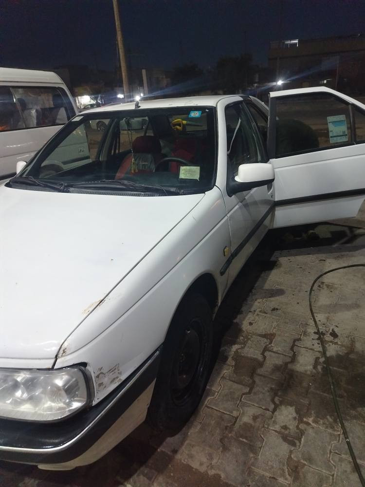 السلام عليكم. بيجو 405. رقم نجف انكليزي  باسمي 
تبريد تدفئه كهربائيات  حداديه كله جديده السياره عدا محرك بي بخار  فقط السعر 35  
تواصل واتساب ***********
