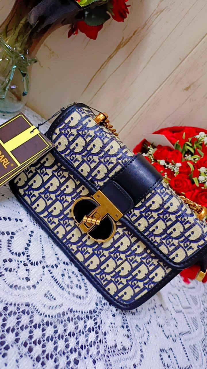 السلام عليكم بنات وفرت إِلكُم على العيد بضاعة جنط جلد طبببببببببيعي جودة و إِكوالتي فووووول كلهن ماركة والباركود مُثبَّت عليهن لاصحاب الذوق و التميز    ومكياج ايضا الاسعار ثابتة رجاءا بس الي  تأخذ اكثر من قطعة إِلها خصم خاص سارعوا بالحجز الكمية محدودة


**إذا كنت صاحب هذا الإعلان وتريد حذفه لأي سبب، رجاءا أرسل رسالة إلى الدعم الفني**