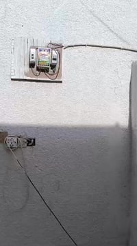 بيت مساحته ١٠٠ متر مربعه طابق اونص مسلحه سبع قصور بصف الشارع مال صيطره...