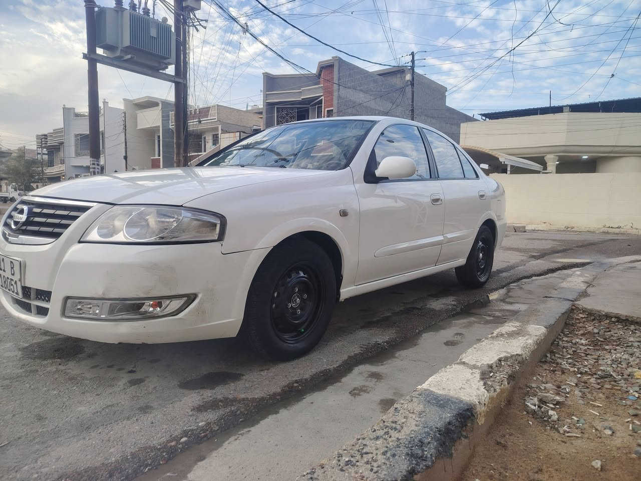 سني 2009 ماشيه159
كفاله عامه فقط نص دوسه صبغ جاهزه من كلشي سياره جديده السعر 107 مكاني بغداد المحموديه 
***********. ***********
