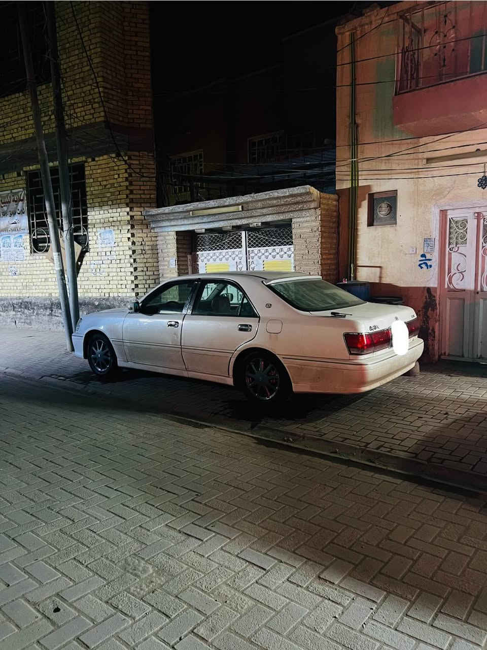 السلام عليكم اخوان 
تيوتا كراون مديل 2003 
تحويره النجف فقط الدشبول امارات 
كفاله عامه من العيب الشرعي من النقل الجثه من الرسميات 
رقم انبار 15 نكليزي بسمي شخصيا  
داخل بيجي 3 دكم برده خلفيه لايت كرستال 
اشاير مري 
يدات نيكل 
ويل نجمه 
تبريد ثلج 
شاشه 
لايت زنون 
محرك 3000  بانزين غاز منظومه كامله تنسى الصرف 
السياره مال جناي 
مكاني النجف الاشراف 
***********
