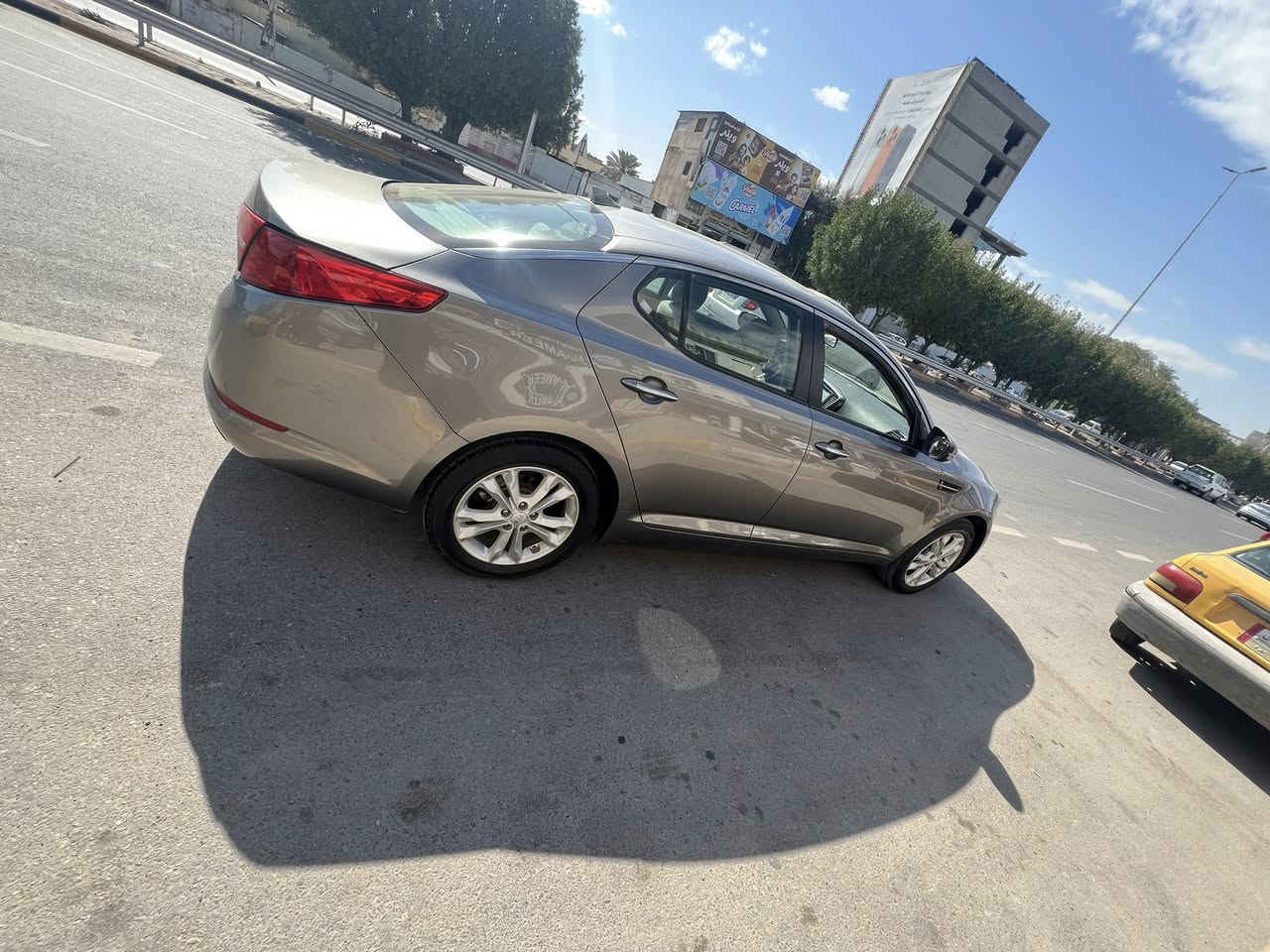 سلام عليكم اوبتما موديل 13  امريكي بيه قطتين صبغ فقط محرك 2400 كير محرك كفلاه تبريد ثلج صدر امامي خلفي جدد سياره خير من الله سعر 115 مكان بغداد جكوك رقم تلفون ***********
