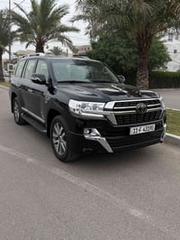 للبيع لاندكروز 2021 VXS معروفه مواصفات الVXS كلها تجي لكزس  السياره سا...