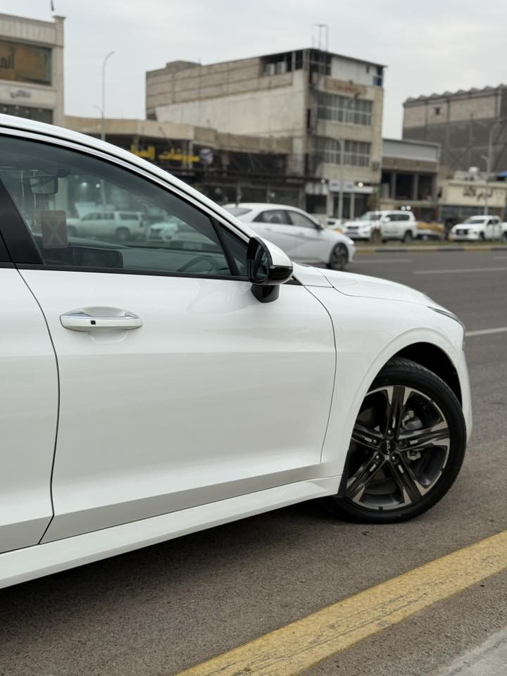 كي فايف للبيع مديل 2023 خليجي
محرك 2000 رقم اربيل كفاله عامه ماعده بارد كد خمس اصابع بلجاملغ الخلفي مايبين 
فول مواصفات ماعده البنراما 
بصمه تحكمات حساسات كامره 
سنويه لغايه 2028 ماشيه سياره 60 
السعر 196 وبيهه مجال قليل للشراي 
مكان سياره بصره 
رقم الهاتف ***********
