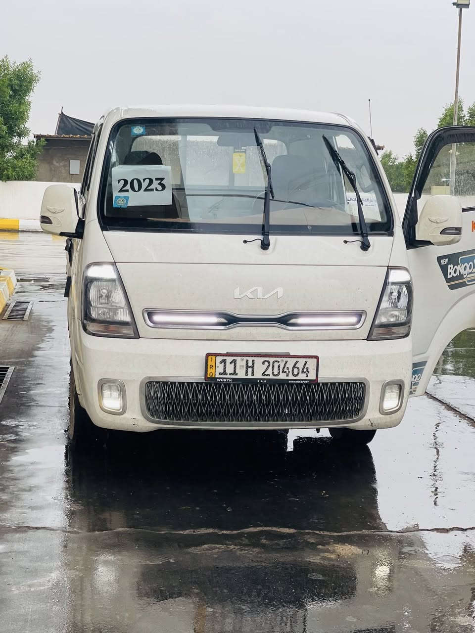 السلام عليكم 
كيه موديل 2023 
كفاله عامه بس بيه بارد بل باب شويه 
ماشيه 82 
جاهزه من كلشي 
السعر ١٥٢ 
مكاني بغداد ***********
