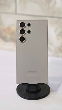 اس ٢٤ الترا • ٢٥٦ • دبل سيم