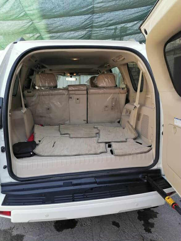 السلام عليكم من رخصة الادمن  تويوتا برادو Gxr موديل2018 سيارة نضيفة بدون صبغ كفاله عامة خليجي
حساسات امامية خلفية 
بانوراما
كشنات جلد 
7راكب
محرك4000
6سلندر
تبريد ثلاث قطع
رقمة شمالي اربيل 
سعرها 38000$ وبيها مجال للشراي 
سيارة ماشية 70 كم 
السيارة كشنات مو كهرباء 
ومري دكمة مو شفط
للتواصل الاتصال ***********
