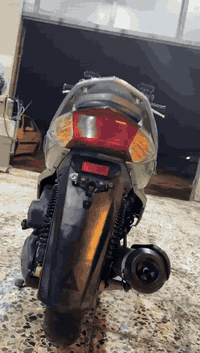 السلام عليكم...سكنس فحل...ياباني
الدراجة ما صار هواي نازلة رمبة الدراجة كلها بلادية 
و ممفتوح برغي بيها ومكفولة... ***********
