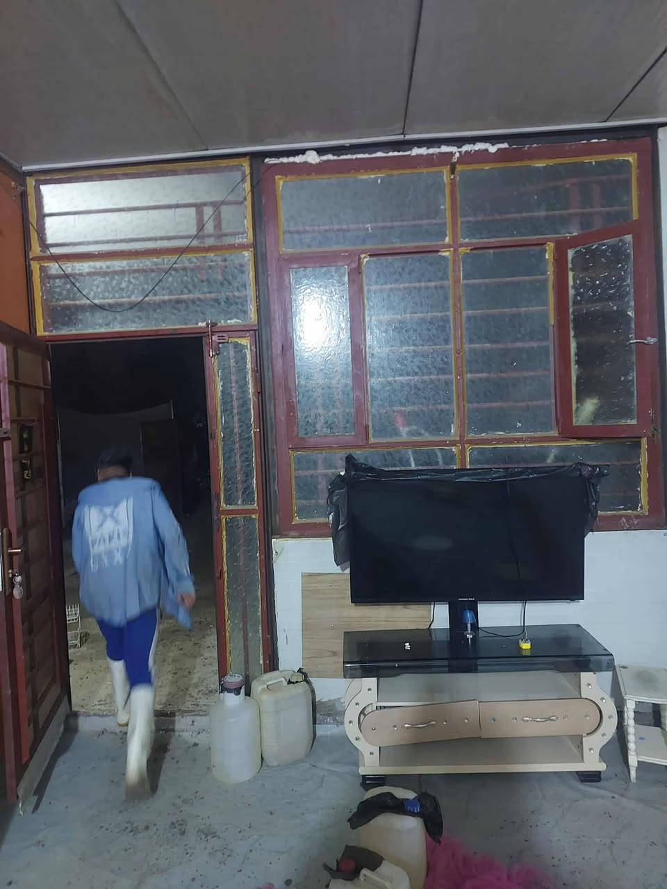 غرف نوم عدد 2 مطبخ صحيات داخلي حمام داخلي هول كلدور عنوان بابل حي الامام قرب مسجد  الرحمان ***********=***********
