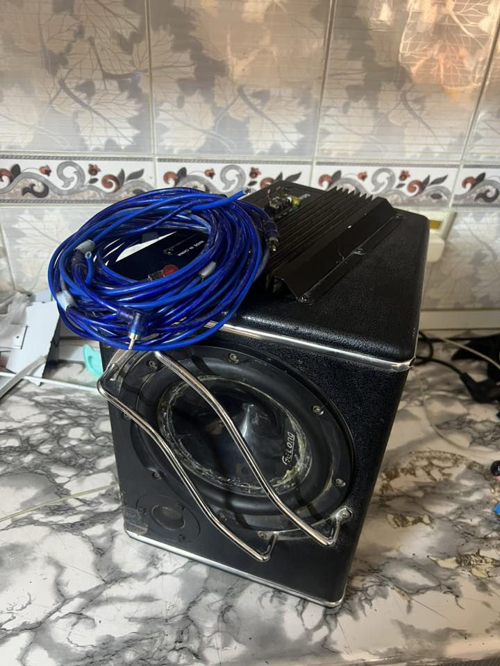 لؤك و مةزبوت
وايةرو كاملة يةكسةر بيبةسة لة سةيارة 

***********
