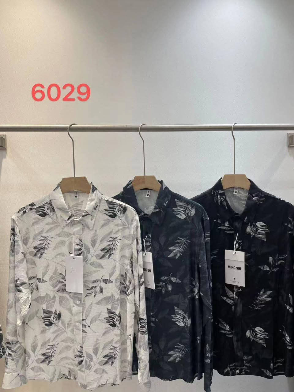 ✨ بفضل الله وكرمه ✨

يسرّنا في أزياء مكي الدلفي أن نعلن عن وصول الوجبة الجديدة من الملابس الرجالية 👔
وذلك تزامنًا مع حلول فصل الصيف واقتراب عيد الفطر المبارك 🌙

نسأل الله أن يكون موسم خير وبركة على الجميع، ونسعد بخدمتكم وتوفير أجمل الموديلات والستايلات الرجالية.

🔹 وصلت الوجبه الجديده من
قميص كوالتي عالي قياسات(L xL xxL xxxL)

📍 العنوان: واسط - الكوت 🌺

📞 للاستفسار:
***********
***********

✨ نتشرف بزيارتكم دائمًا ونسعد بثقتكم بنا ✨

#ازياء_مكي_الدلفي
#ساحة_العامل_شارع_الف_عافية_مقابل_حميد_كرزات_مجمع_بلادي_ازياء_مكي_الدلفي
#ملابس_رجالية #ستايل_عراقي #أزياء_رجالية
#عروض_العيد #ملابس_العيد #موضة_رجالية
