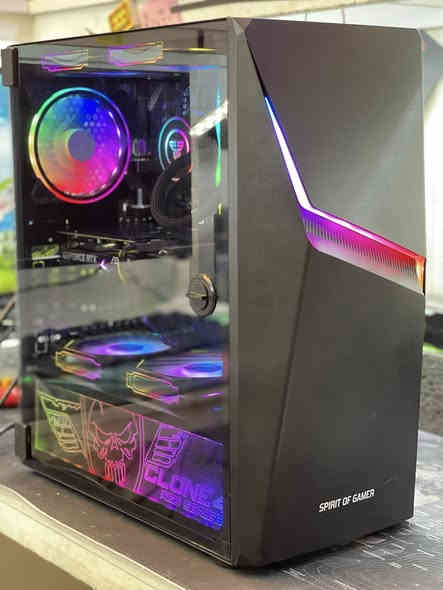 السلام عليكم 
تجميعة جمبازية للبيع 
السعر 750 الف
المواصفات:

R5 4500
Rtx3050 8gb
Ram 16 gb
Ssd m.2   512 gb
B550m k
650w
cooler 240 
Caes 5 fan rgb
توصيل موجود لكل العراق
***********
واتساب متواجد
