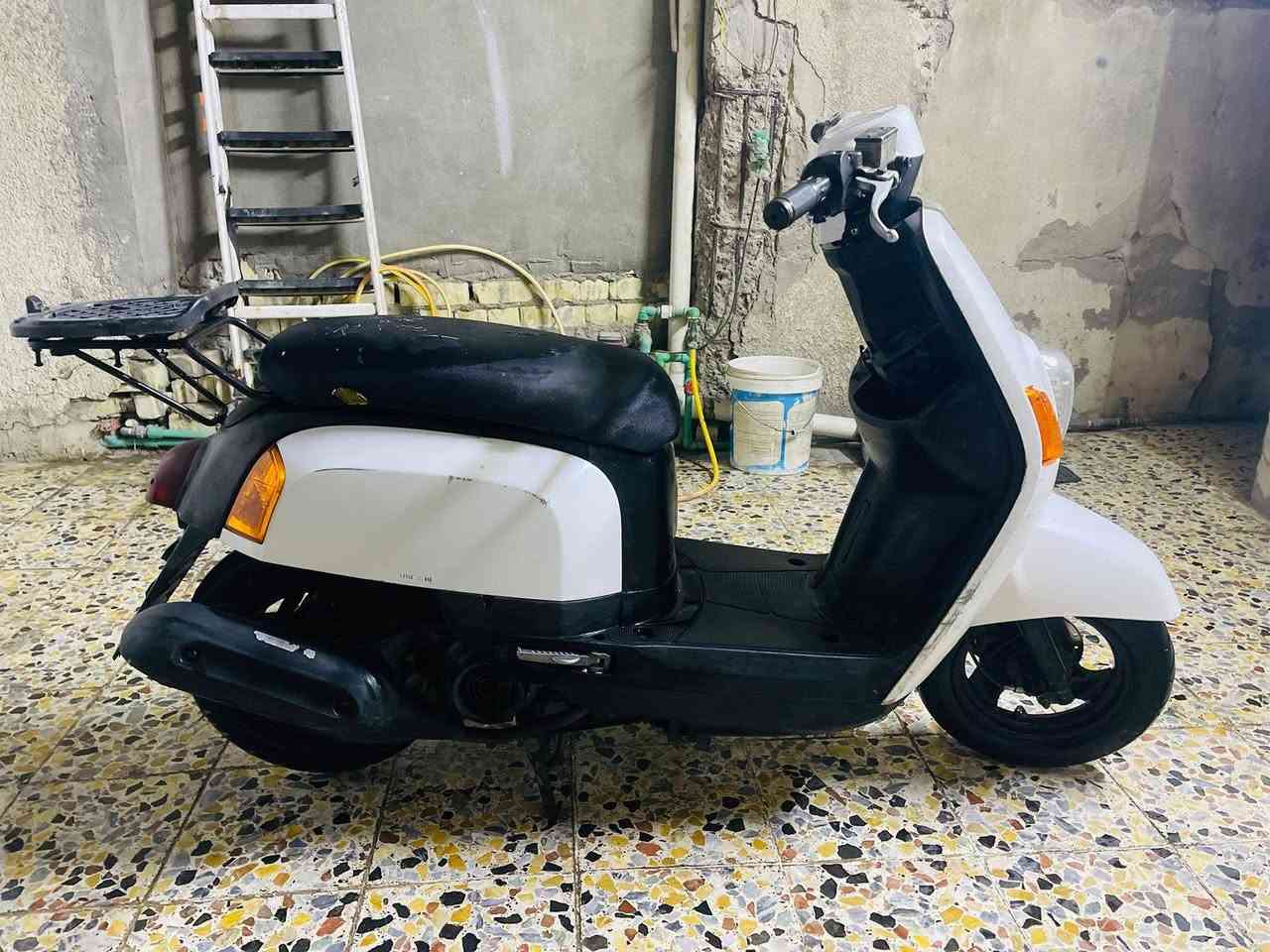 سلام عليكم ماكس بوليس كاملة من كلشي بس عوزها بنزات خلفية و كلجات شوي تعبانة أما كهربائيات كاملة سلف هندر كلشي كامل مكاني  بغداد متواجد خاص و واتساب فقط ***********
