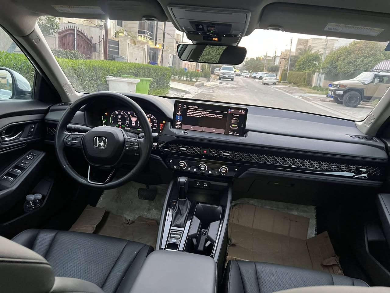 السلام عليكم 
هوندا اكورد هايبرد 2024 فئة XLE
السيارة ماشية 27 الف ميل السيارة مرقمة بغداد تحويل مباشر
السيارة بيهة بارد بالبنيد و بارد بالجاملغ حك اصبعين 
ايرباكات طاكة دشبول و دركة فقط 
السيارة فول مواصفات فتحة بصمة تحكمات ستيرت تحكمات كشنات و كشنات جلد تدفئة حساسات 
السيارة مكانها بغداد العامرية 
للإستفسار تواصل ***********
