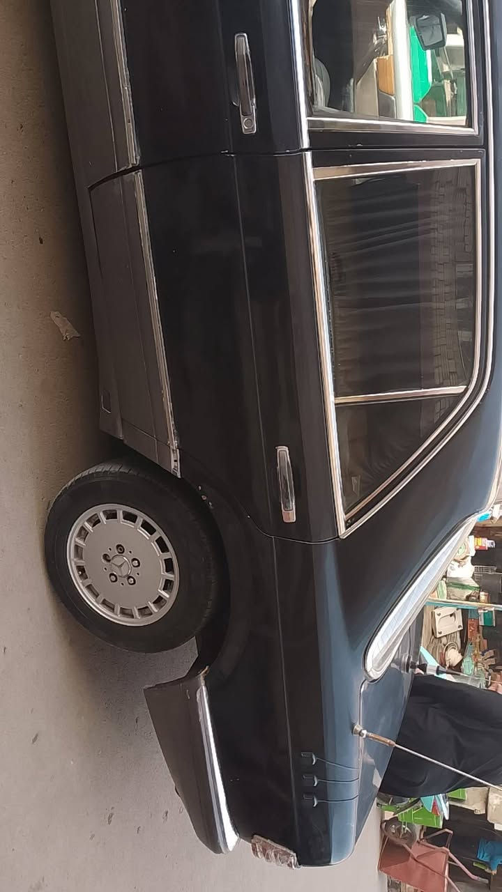 سلام عليكم مارسدس موديل1985     بنز للبيع مكينه 300تخم تاير حداديه دواخل تبريد سياره جاهزه ماتصرف عليه ربع اترايك لربيل سنويه ل30 امداور ثاني يوم تتكاتب ويه راعيه السعر 45اوبيه مجال اتصال فقط ***********
